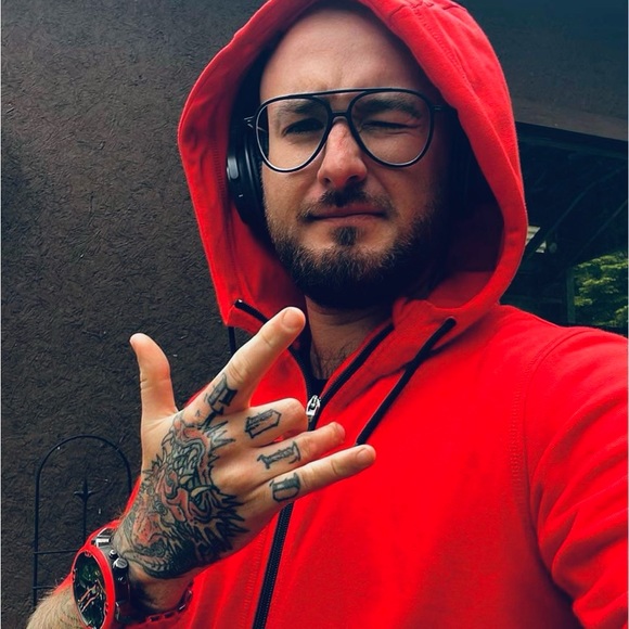 Meet your Posher, Luke - Picture 2 of 2